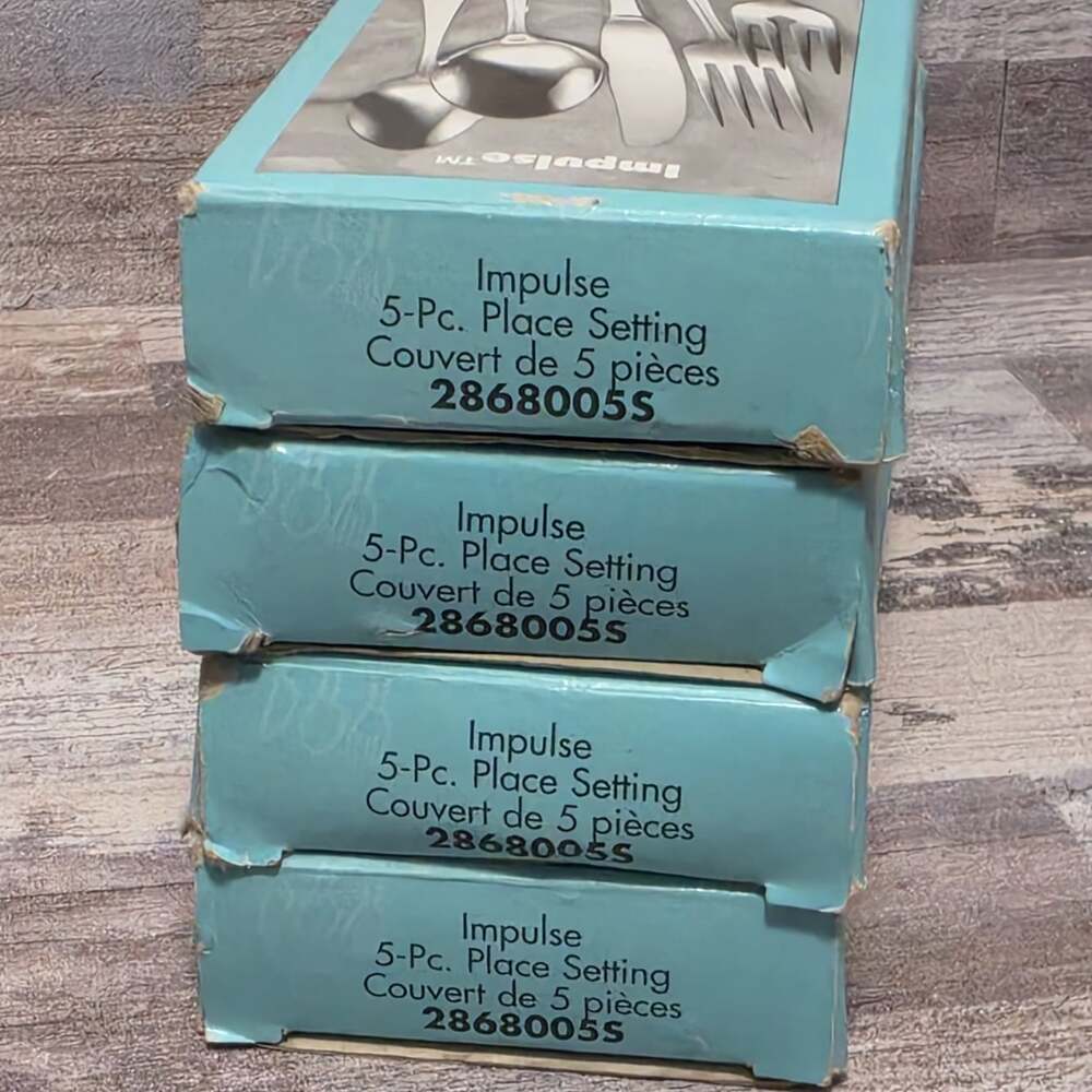 Oneida Stainless Steel Impulse 20 Pieces Service for 4 Unused Flatware - Picture 6 of 8